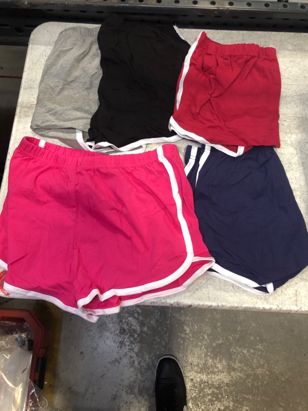 Photo 1 of 5 PACK SHORTS 
LARGE 