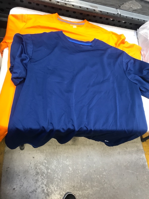 Photo 1 of 2 PACK OF SWEAT SHIRTS 
SIZE XLARGE 