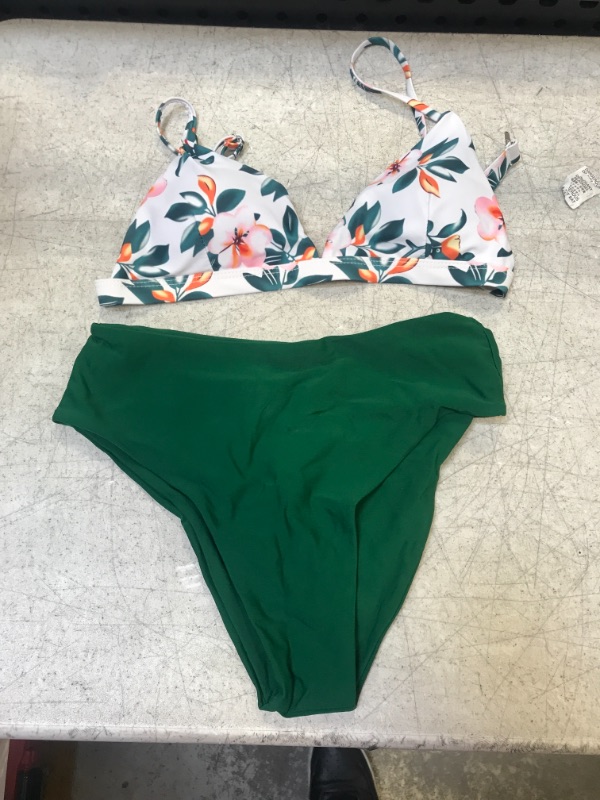 Photo 1 of 2 PIECE BIKINI 
SMALL 