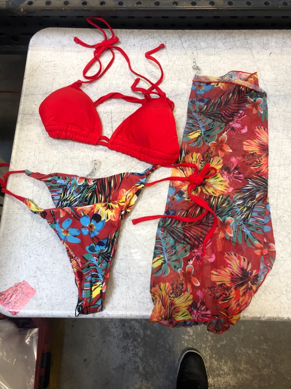 Photo 1 of 3 PIECE BIKINI SET 
MEDIUM 