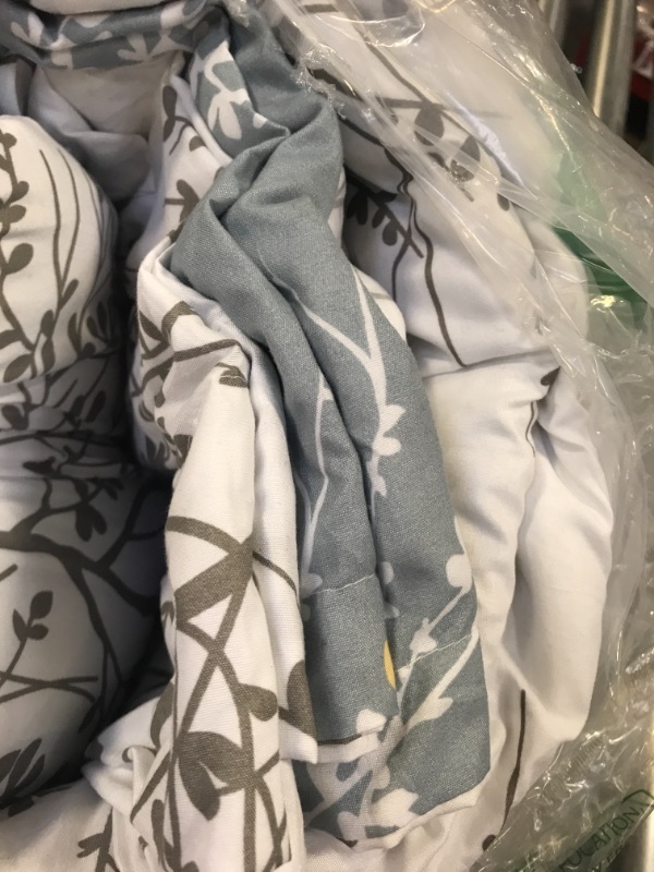 Photo 1 of  Queen Comforter Set 
