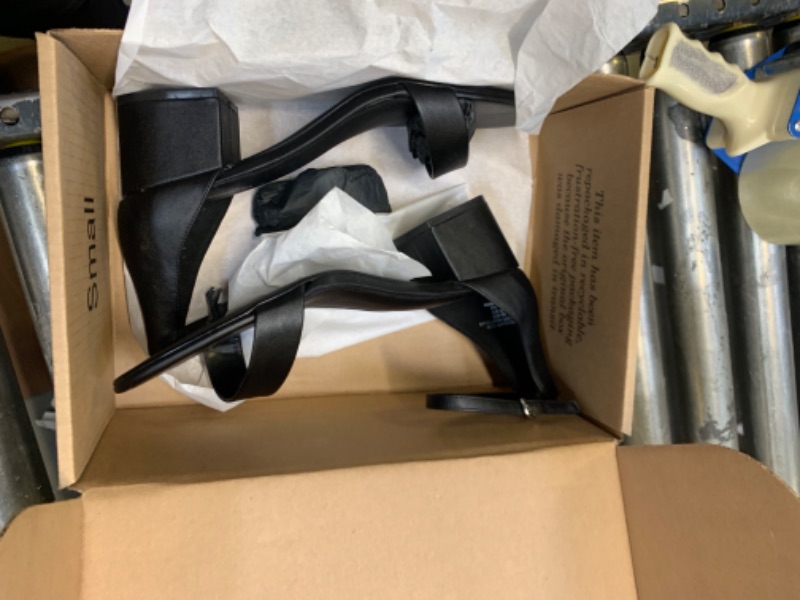 Photo 1 of Black Heels Size 12,5W --- No Box Packaging, Minor Use, Item is Dirty From Previous Use
