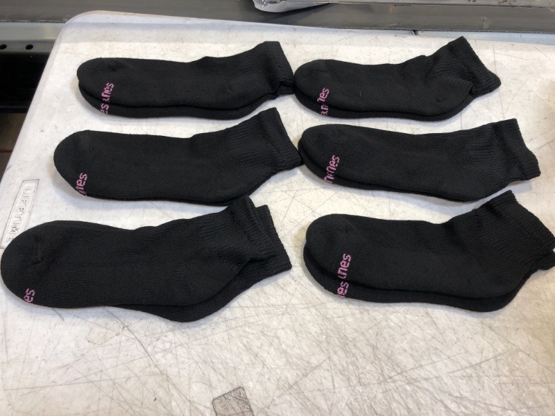 Photo 1 of 6 PAIRS WOMENS HANES ANKLE SOCKS