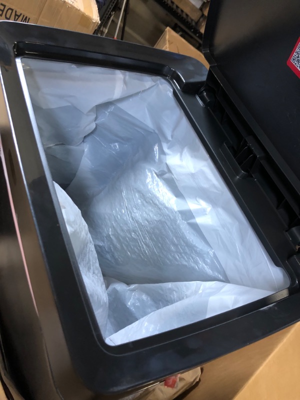 Photo 1 of trash can 