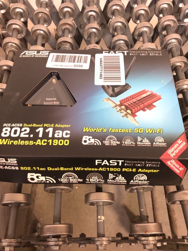 Photo 1 of ASUS PCE-AC68 Dual-Band 3x3 AC1900 WiFi PCIe adapter with Heat Sink and External magnetic antenna base allows flexible antenna placement to maximize coverage