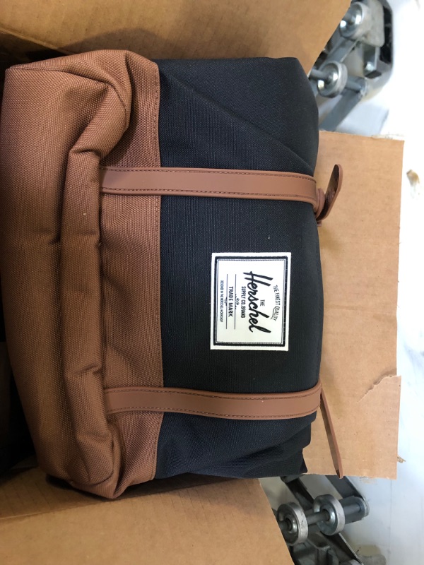 Photo 3 of HERSCHEL BAG 