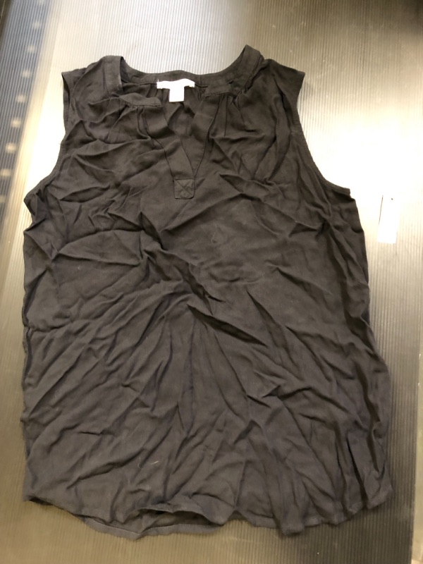 Photo 2 of Amazon Essentials Women's Sleeveless Woven Shirt -- Size Small
