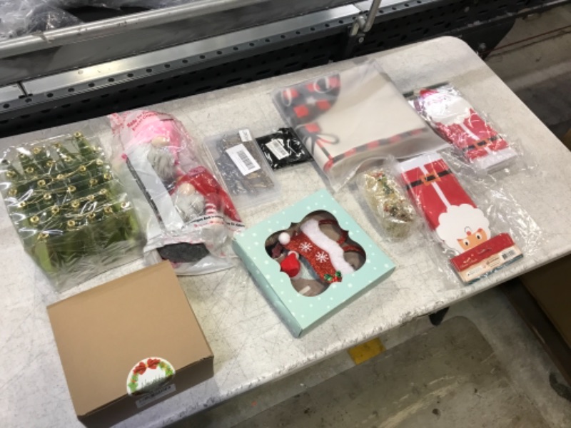 Photo 1 of 10 ITEM ASSORTED CHRISTMAS BAG LOT 