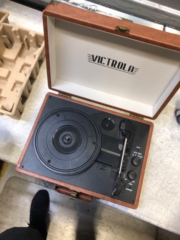 Photo 1 of VICTROLA BLUETOOTH TURNTABLE 