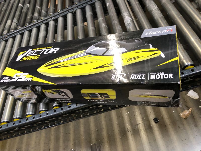 Photo 2 of VOLANTEXRC Brushless Remote Control Boat Vector SR65 37MPH High-Speed Brushless RC Boat RC Boats for Adults Fast RC Boat with Self-righting & Reverse Function for Adults Toy Gifts (792-5 RTR) Yellow 37mph