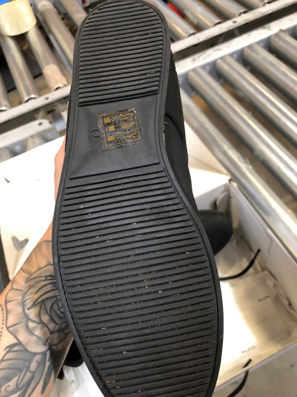 Photo 1 of ALDO Men's Preilia Sneaker 8 Black Smoot broken on back of one can glue 
