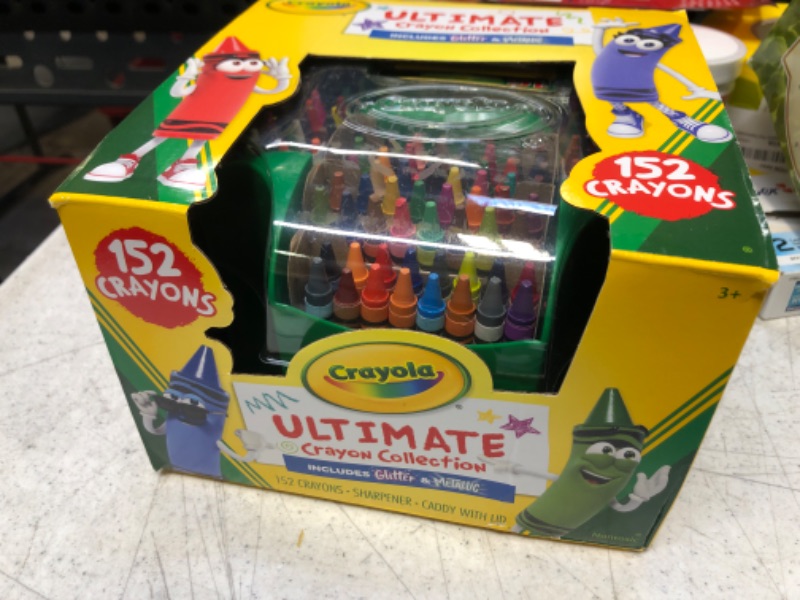 Photo 2 of Crayola Ultimate Crayon Collection, 152 count