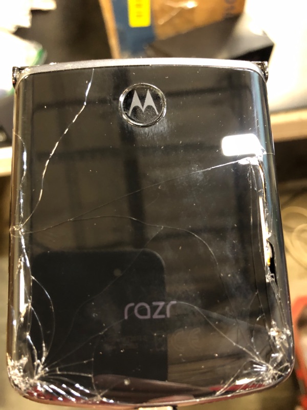 Photo 6 of Motorola Razr 5G | Unlocked | Made for US | 8/256GB | 48MP Camera | 2020 | Polished Graphite