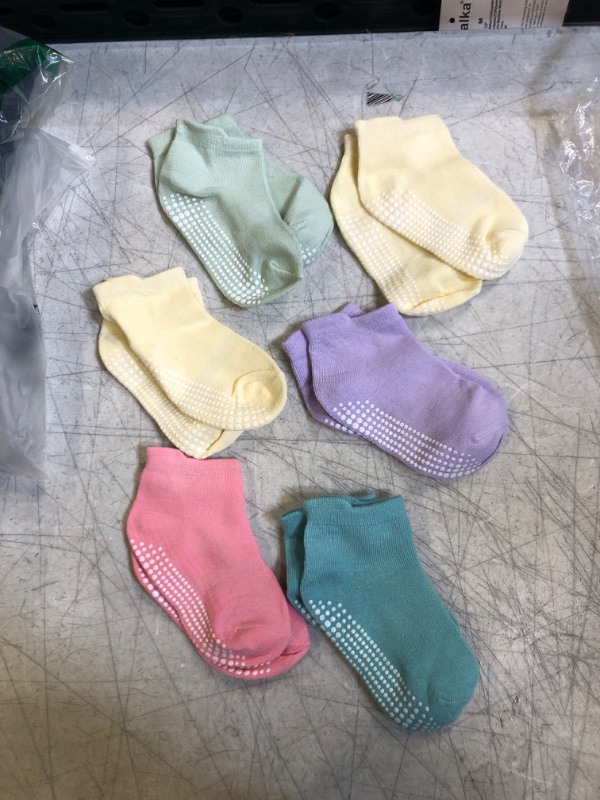 Photo 1 of 6 PAIRS OF BABY SOCKS SIZE UNKNOWN 