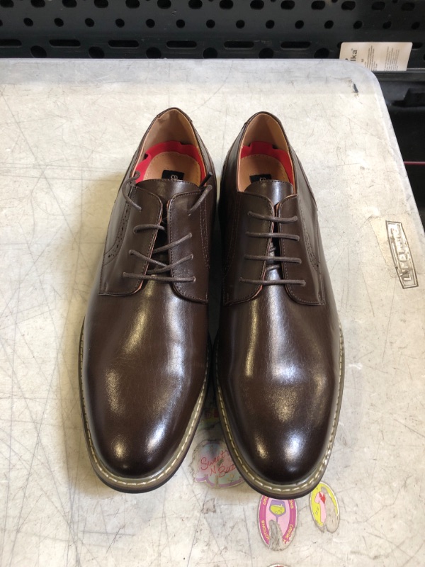 Photo 3 of Men's Leather Oxford Dress Shoes  SIZE 10.5
