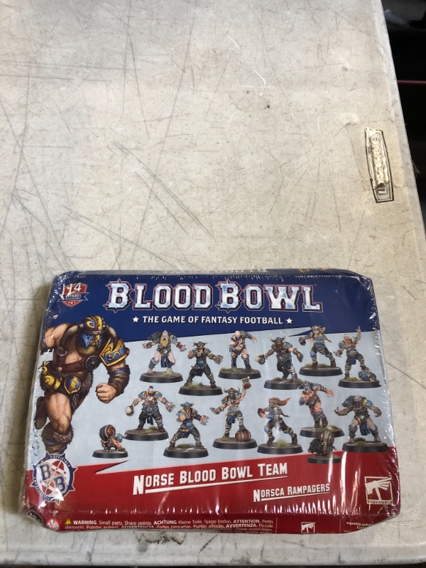 Photo 2 of Games Workshop Warhammer: Blood Bowl: Norse Team Norsca Rampagers  --  FACTORY SEALED --
