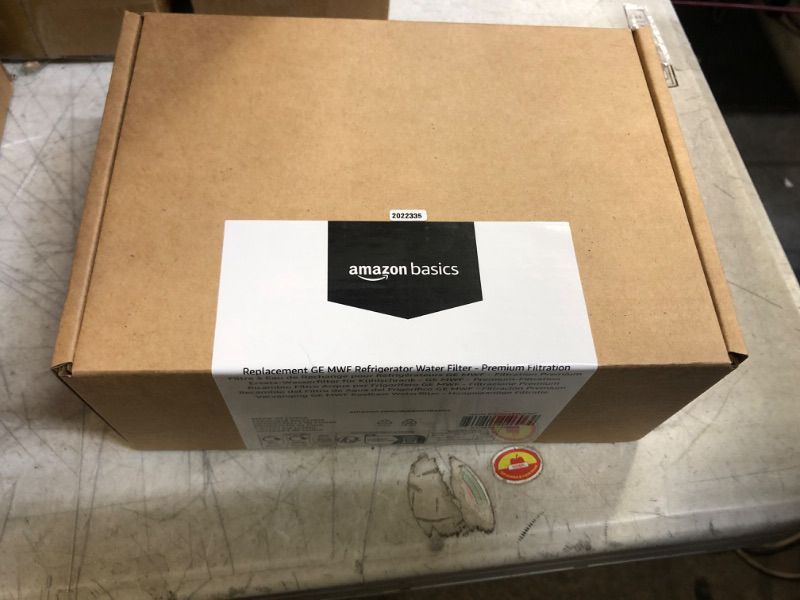 Photo 1 of Amazon Basics Replacement GE MWF Refrigerator Water Filter Cartridge - Premium Filtration Premium 1 Count (Pack of 1)   -- FACTORY SEALED --