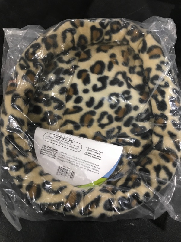 Photo 2 of  Ware Manufacturing Fuzz-E-Bed Safari Sleepers, Large, Colors May Vary Large 
STOCK PHOTO IS DIFFERENT FROM ITEM  / ONLY 1 BED