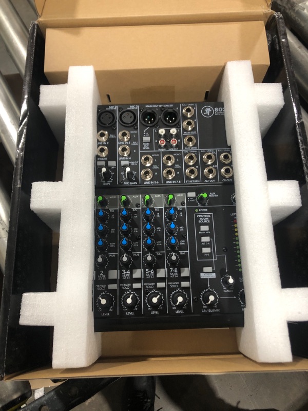 Photo 2 of Mackie 802VLZ4 8-channel Ultra Compact Mixer