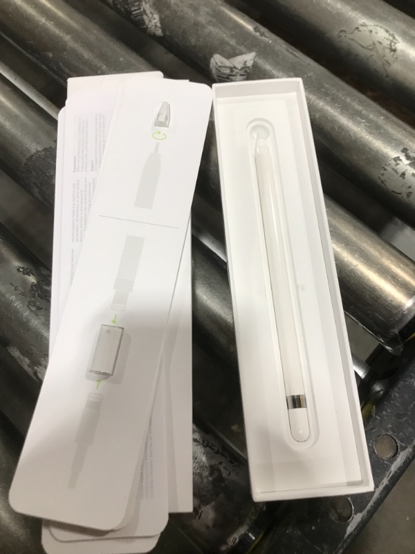 Photo 2 of Apple Pencil (1st Generation)
