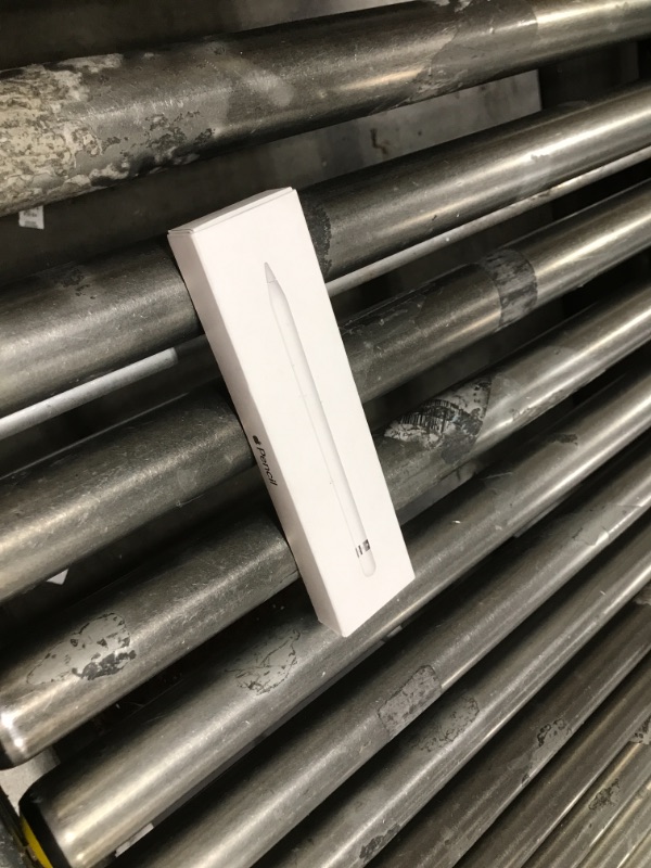 Photo 1 of Apple Pencil (1st Generation)
