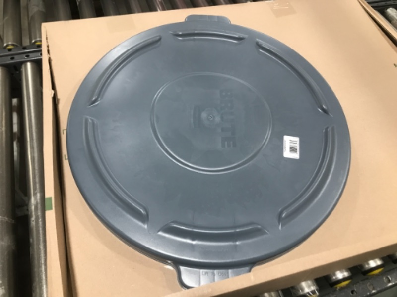 Photo 2 of  Brute 44 Gallon Vented Lid - Gray 