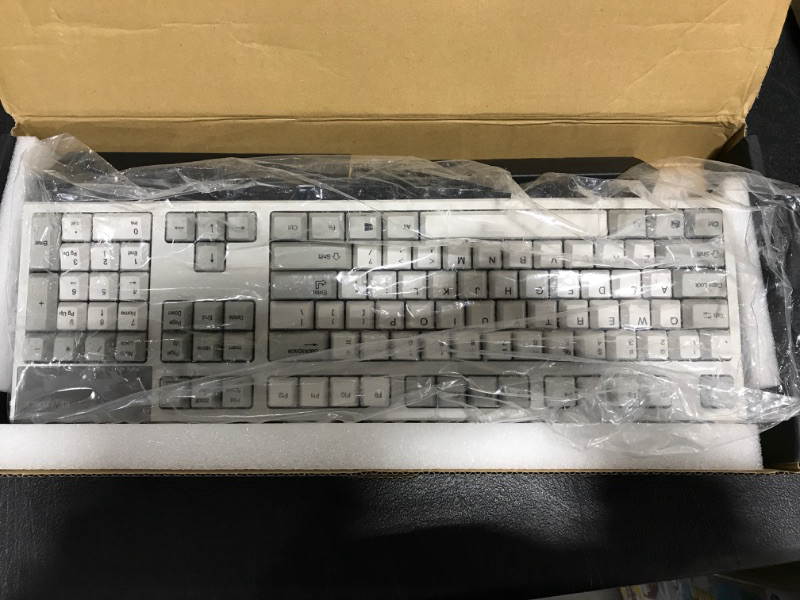 Photo 2 of Realforce R2 Keyboard (Full, Ivory, Mixed Key Weight) Full Mixed weight Ivory