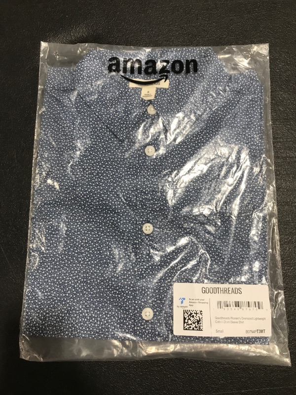 Photo 2 of Amazon Brand - Goodthreads Women's Oversized Lightweight Cotton Short-Sleeve Shirt Small Indigo, Textured