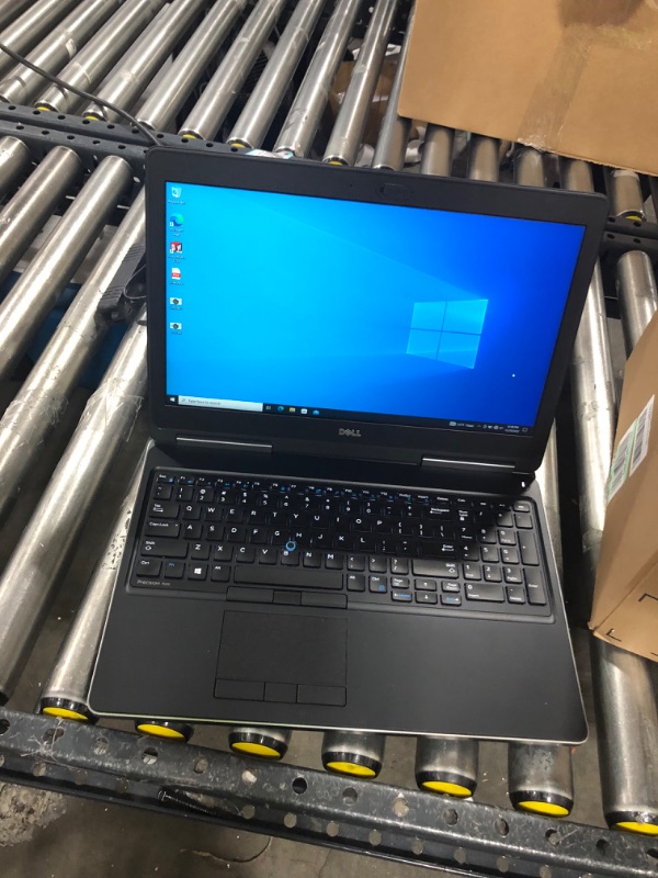 Photo 2 of Dell Precision 7520 15.6 FHD, Core i7 6820HQ 2.7GHz, 16GB RAM, 512GB SSD, Windows 10 Pro 64Bit, CAM 