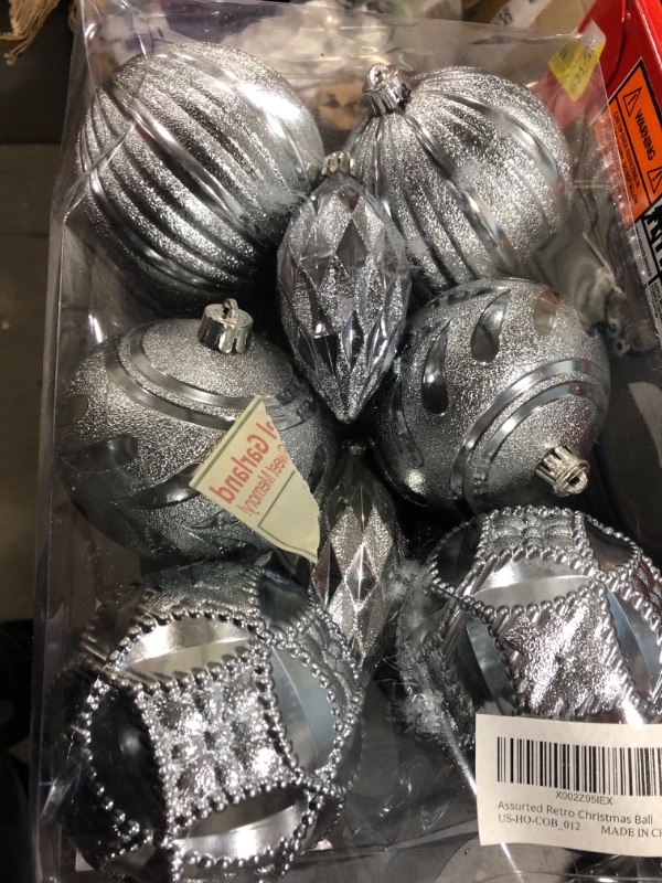 Photo 1 of 3.94" Silver Grey Christmas Ball Ornaments Shatterproof Large Grey Silver Blue Christmas Ornaments Hanging Balls Christmas Tree Decorations Set for Xmas Wedding Holiday Party Home Decor 8PCS