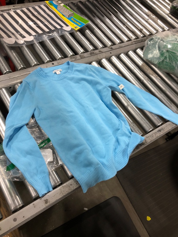 Photo 1 of Amazon Essentials Women's Lightweight Long-Sleeve Cable Crewneck Sweater (Size 9)
