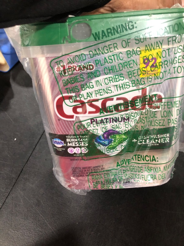 Photo 2 of Cascade Platinum Dishwasher Detergent 92 Scent ActionPacs Net Wt 51.2 Ounce