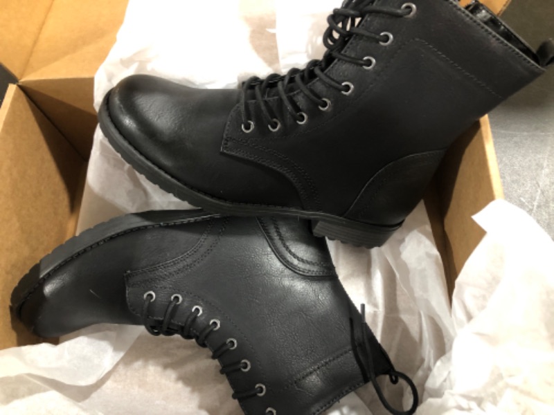 Photo 3 of Amazon Essentials Women's Lace-Up Combat Boot
Size 10