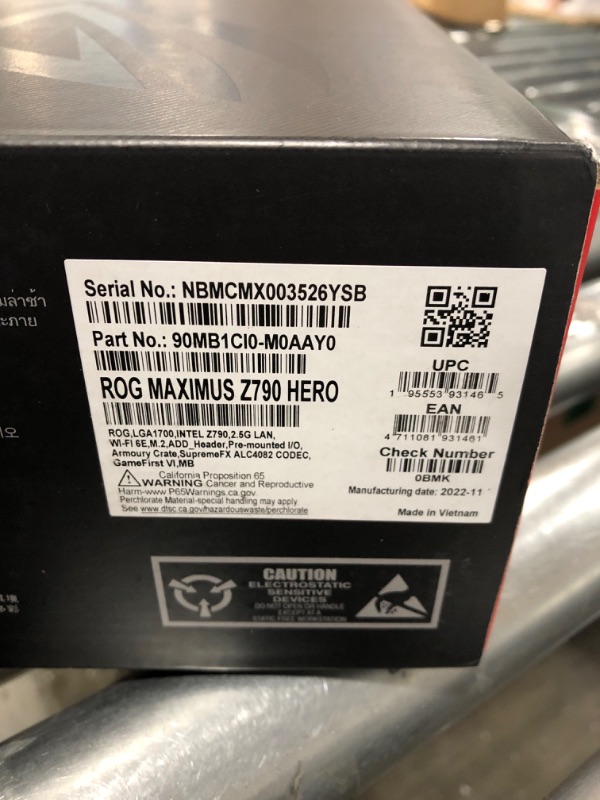 Photo 4 of ASUS ROG Maximus Z790 Hero (WiFi 6E) LGA 1700(Intel®13th&12th Gen) ATX Gaming Motherboard(PCIe 5.0,DDR5,20+1power Stages,2.5Gb LAN, Bluetooth V5.2,2X Thunderbolt 4 Ports,5xM.2, Thunderbolt™ 4/USB4)