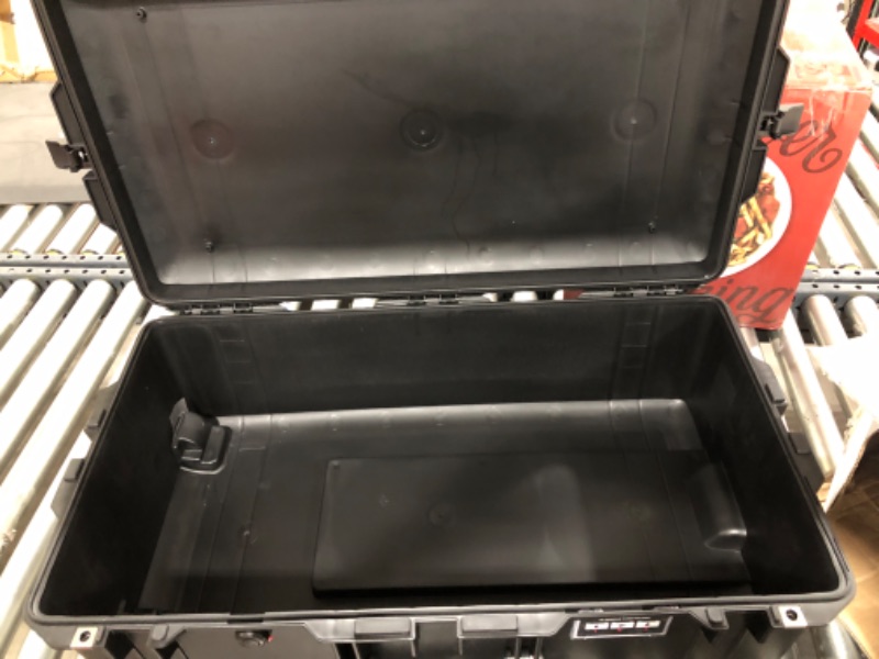 Photo 5 of Pelican Air 1615 Case with Foam - Black
small damage - as shown in picture