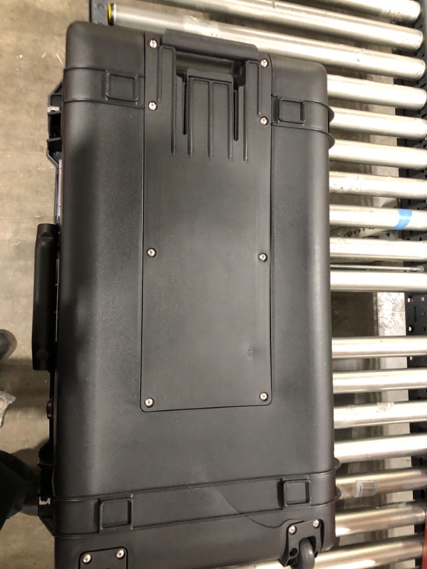 Photo 3 of Pelican Air 1615 Case with Foam - Black
small damage - as shown in picture