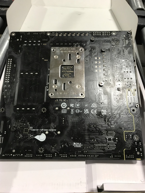 Photo 6 of MSI MAG B650M Mortar WiFi Gaming Motherboard (AMD AM5, mATX, DDR5, PCIe 4.0, M.2, SATA 6Gb/s, USB 3.2 Gen 2, HDMI/DP, Wi-Fi 6E, AMD Ryzen 7000 Series Desktop Processors)