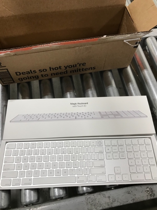 Photo 1 of Apple Magic Keyboard with Touch ID and Numeric Keypad for Mac Computers Silicon (Wireless, Rechargable) - US English - White Keys White Keys US English