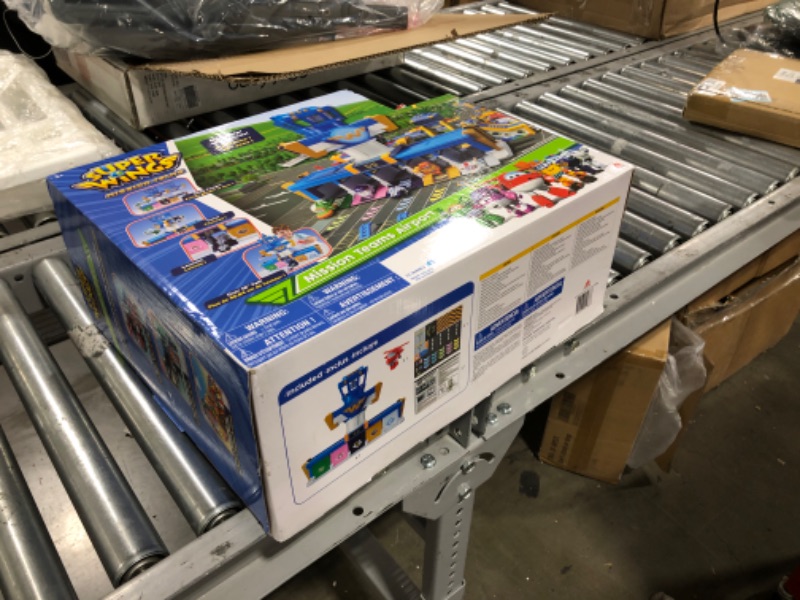 Photo 1 of Auldey Toys - Super Wings Mission Team Airport
