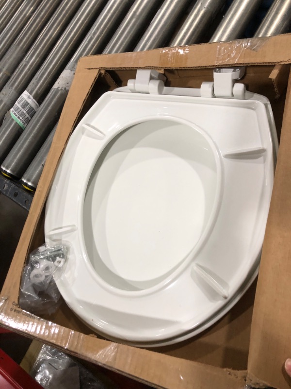 Photo 2 of MAYFAIR 880SLOW 000 Caswell Toilet Seat will Slowly Close and Never Loosen, ROUND, Long Lasting Plastic, White
