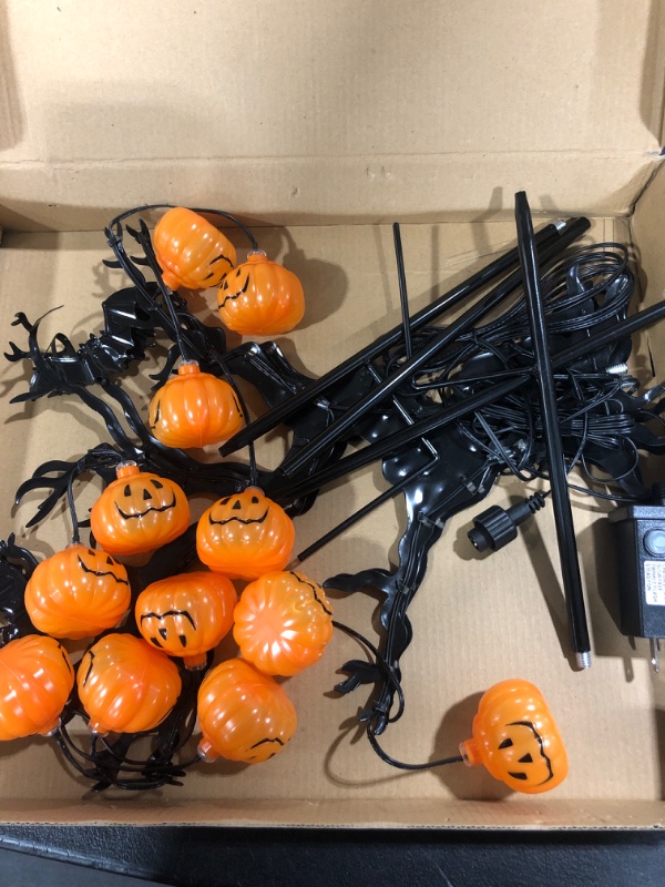 Photo 2 of 2 Pack Halloween Metal Pumpkin Yard Stakes Sign Lights, Halloween Yard Decorations with 6 Pumpkin Lights and 2 Iron Bats with 8 Modes, Halloween Pathway Lights for Lawn Garden Yard, Us Plug