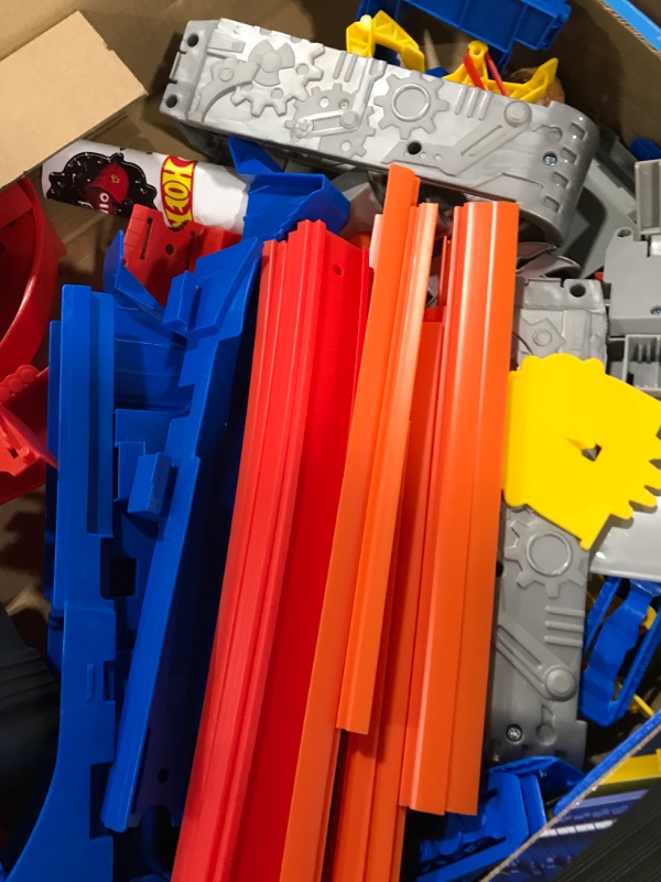 Photo 3 of Hot Wheels Track Builder Total Turbo Takeover Track Set, Motorized Playset with Loops & Stunts, Includes 1 Hot Wheels Die-Cast Car, Toy for Kids 6 to 12 Years Old