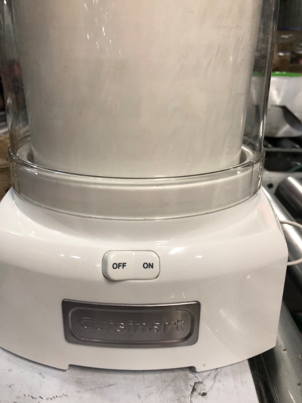 Photo 4 of ****PREV USED**** Cuisinart 1.5 Quart Frozen Yogurt-Ice Cream Maker (White)