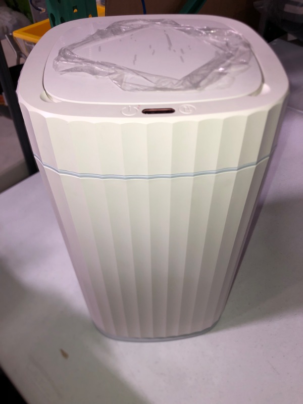 Photo 2 of ELPHECO 4 Gallon Automatic Trash Can with Lid