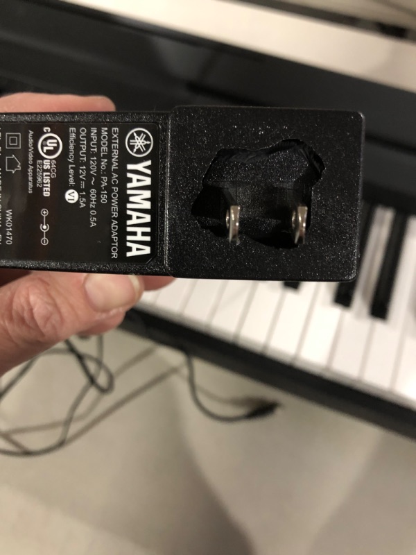 Photo 3 of *** PARTS ONLY*** YAMAHA P71 88-Key Weighted Action Digital Piano  Black 