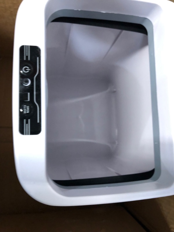 Photo 2 of ***SEE NOTES***Holulo Sensor Trash Can 4 Gallon with Automatic Open lid Compact Touchless ,WHITE