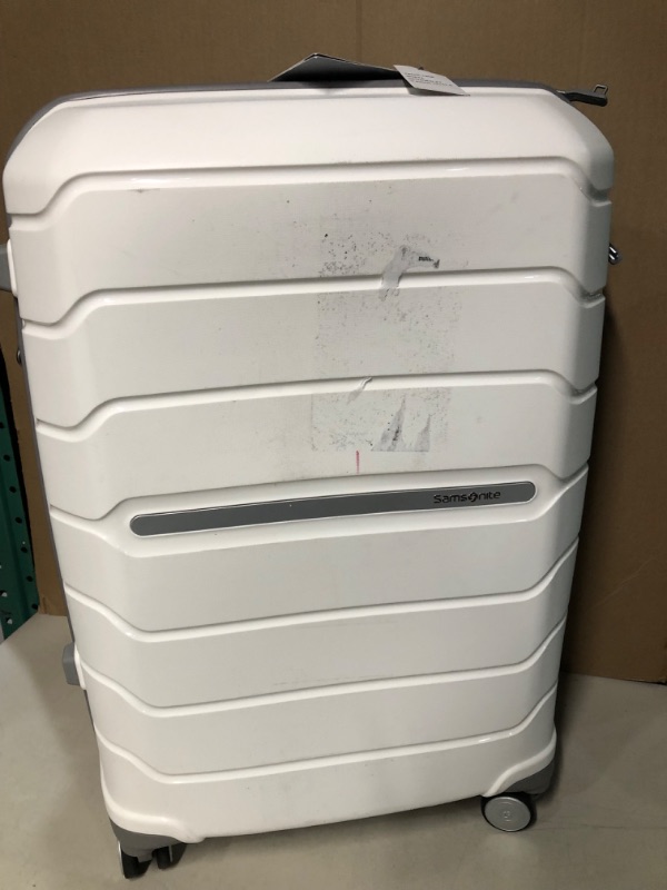 Photo 2 of ** HAS SOME MARKS ON THE FRONT AND DIRTY***  Samsonite Freeform Hardside Expandable with Double Spinner Wheels 24-Inch, 