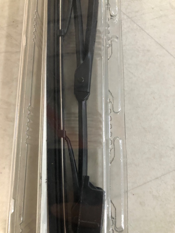 Photo 1 of Rain-X 5079281-2 Latitude 2-In-1 Water Repellent Wiper Blades, 26 Inch Windshield Wipers (Pack Of 1)