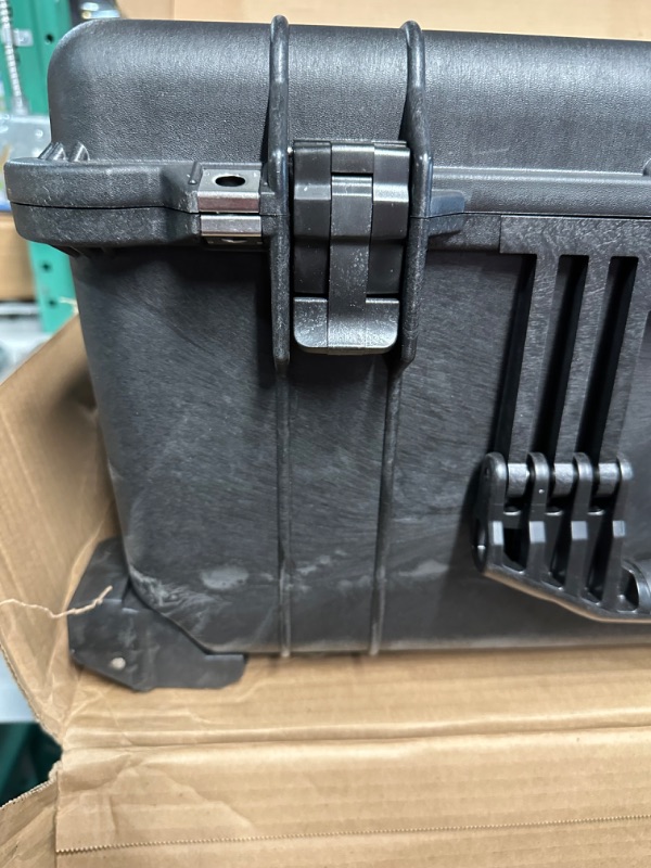 Photo 4 of DAMAGE/ SEE NOTES*****
Pelican 1610 Case With Padded Dividers (Black)
