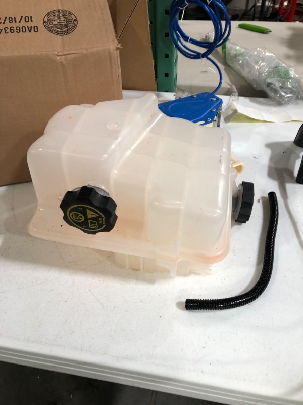 Photo 1 of Dorman 603-009 Engine Coolant Reservoir for Select Chevrolet/GMC Models